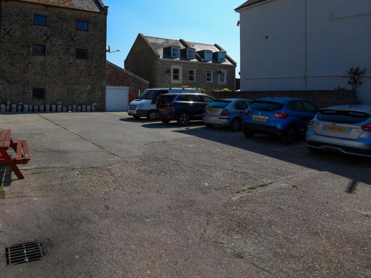 Hotel The George West Bay Exterior foto