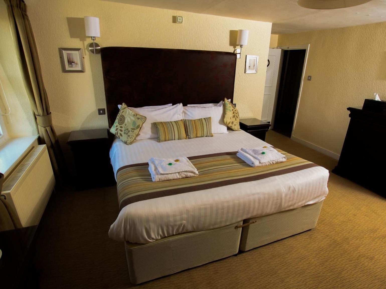 Hotel The George West Bay Habitación foto
